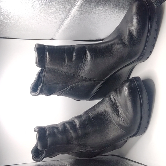 Black Sorel Wedge Boots - Picture 10 of 15